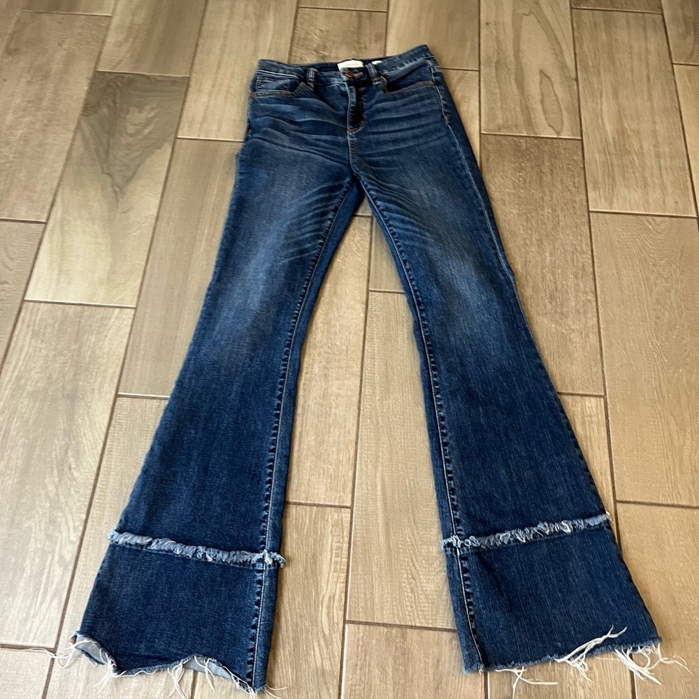 Miss Me jeans high rise, flare leg, double fray hem size 26x31 EC - Picture 3 of 10